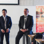 výkonní riaditelia slovenskej pobočky Tran Coi a Olaf Wilhelm Baumann