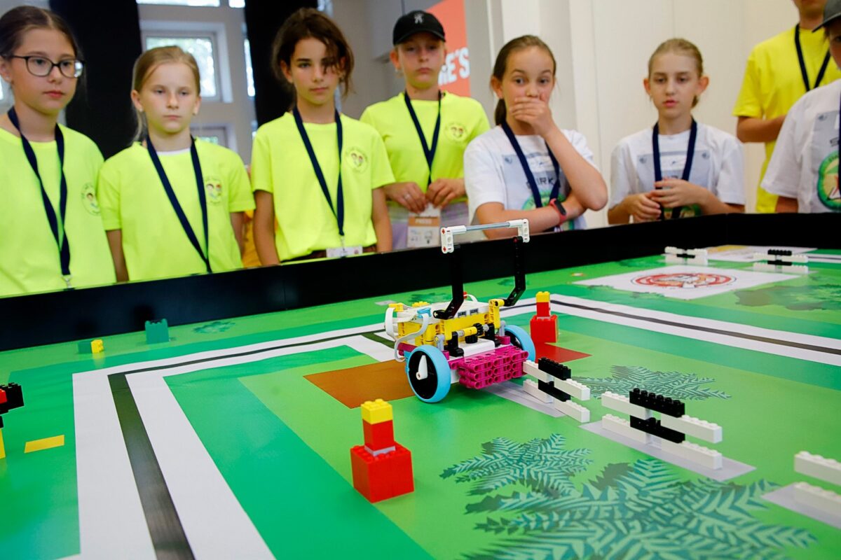 Tretí ročník World Robot Olympiad Slovakia 2022 má svojich víťazov