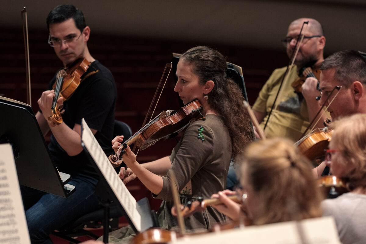 Čajkovského husľový koncert v podaní Daniela Matejču a košických filharmonikov