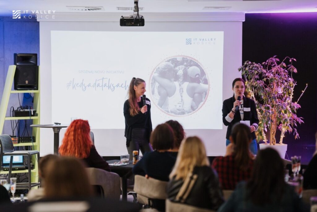 Predstavenie inciatívy #kedsadataksachce na podujatí TechLadies v Košiciach.