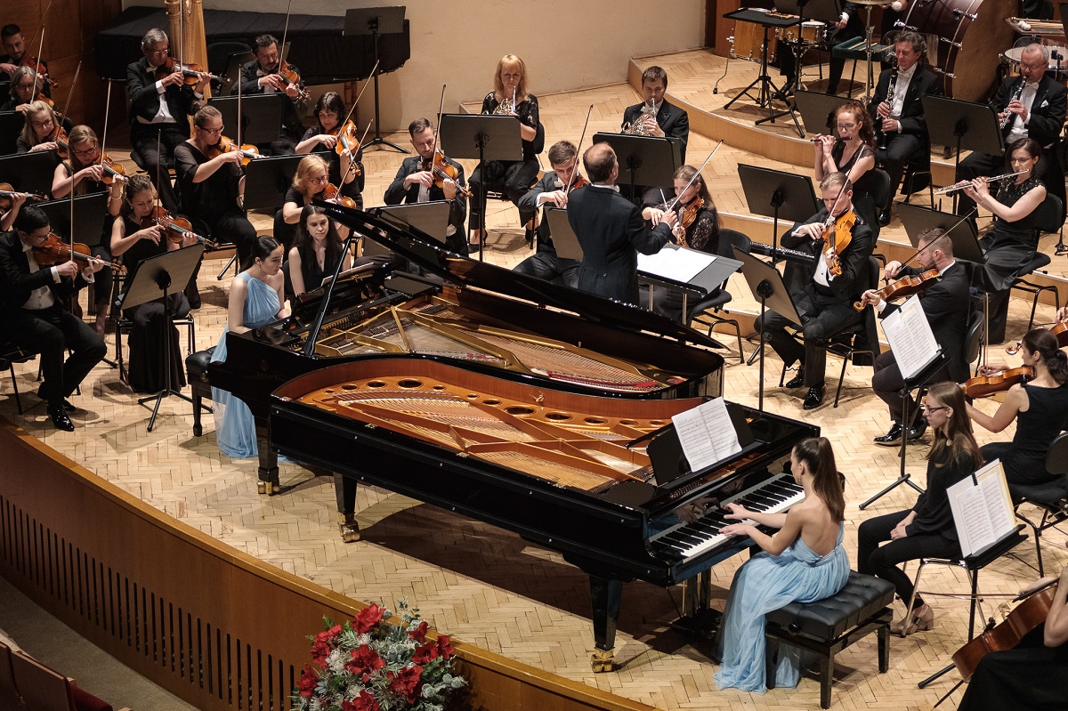 Študenti ako plnohodnotní hráči v orchestri