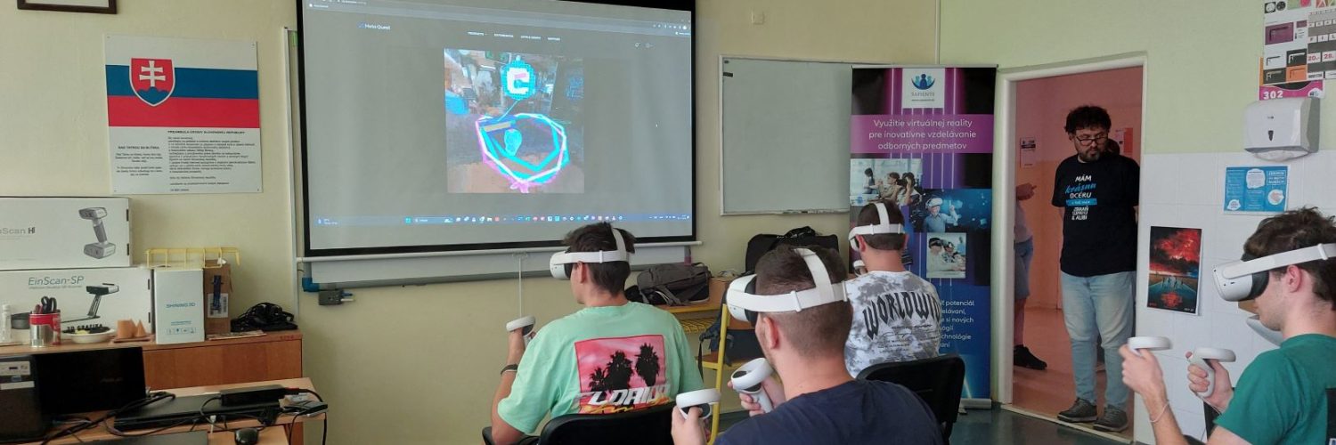 Žiaci na hodine testovali virtuálnu realitu.
