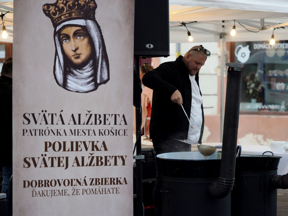 Polievka svätej Alžbety opäť pomôže ľuďom v núdzi
