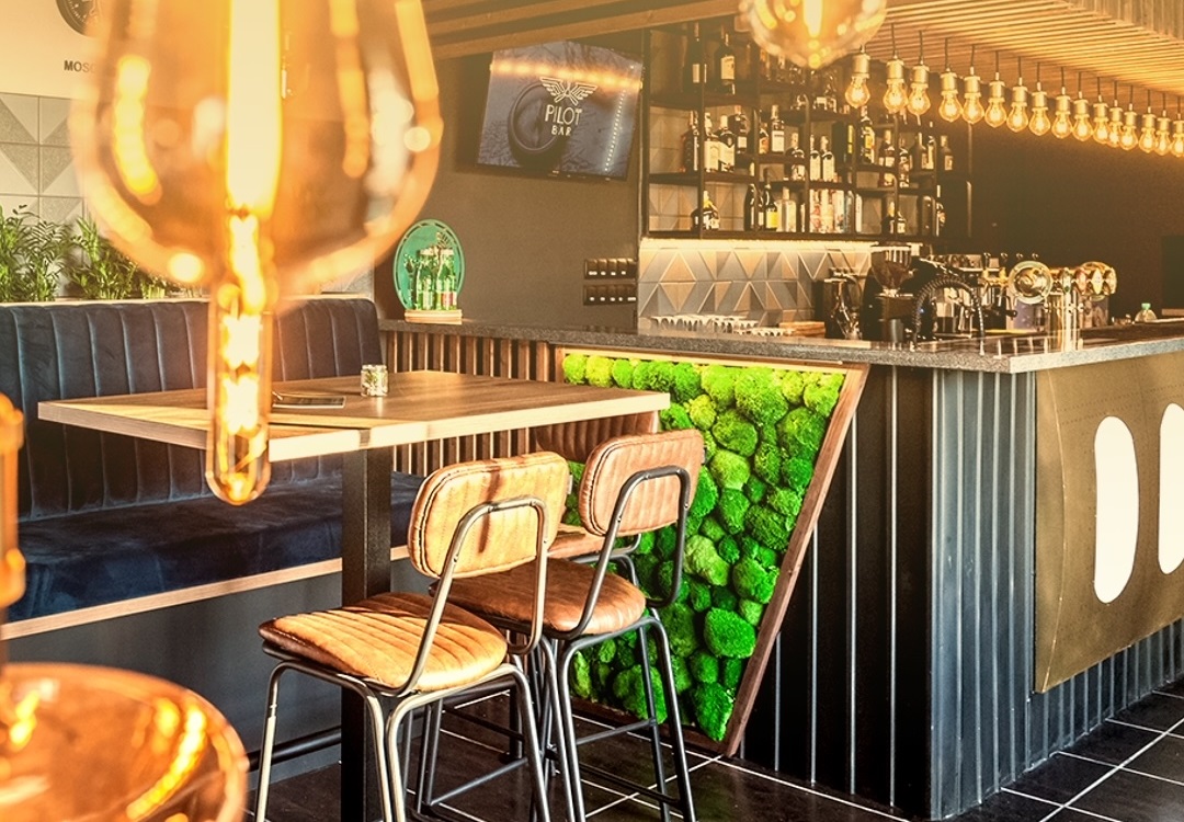 PILOT BAR & LOUNGE je výnimočný lokalitou uprostred poľa aj kvalitou pizze
