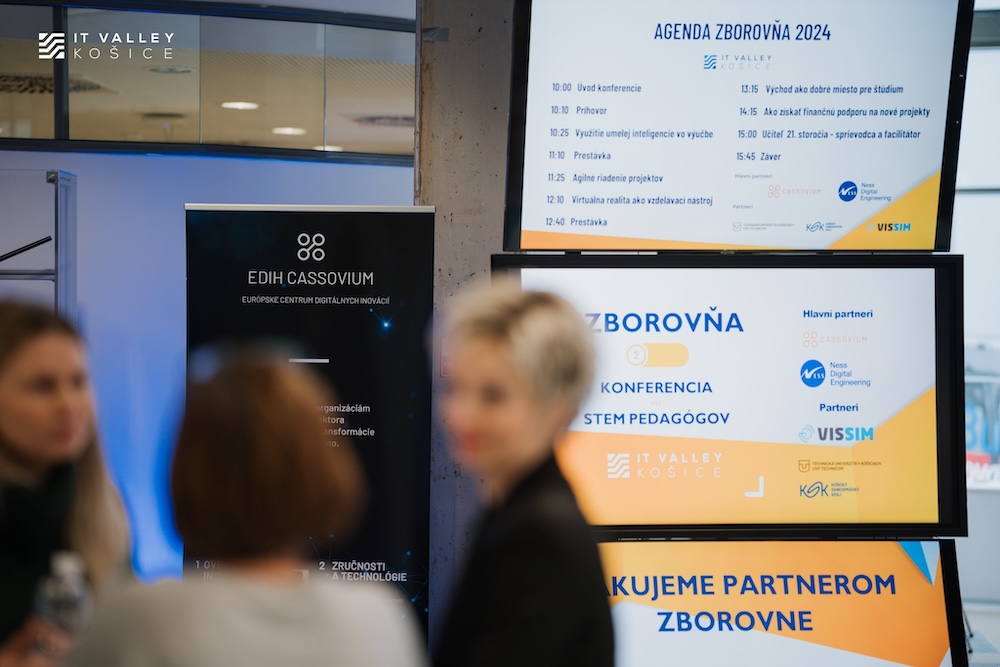 Konferencia ZBOROVŇA má za cieľ podporiť pedagógov a ich inovatívne riešenia vo výučbe, školstve, ale aj celom verejnom sektore