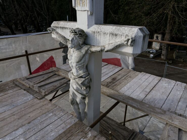 kríž na Verejnom cintoríne