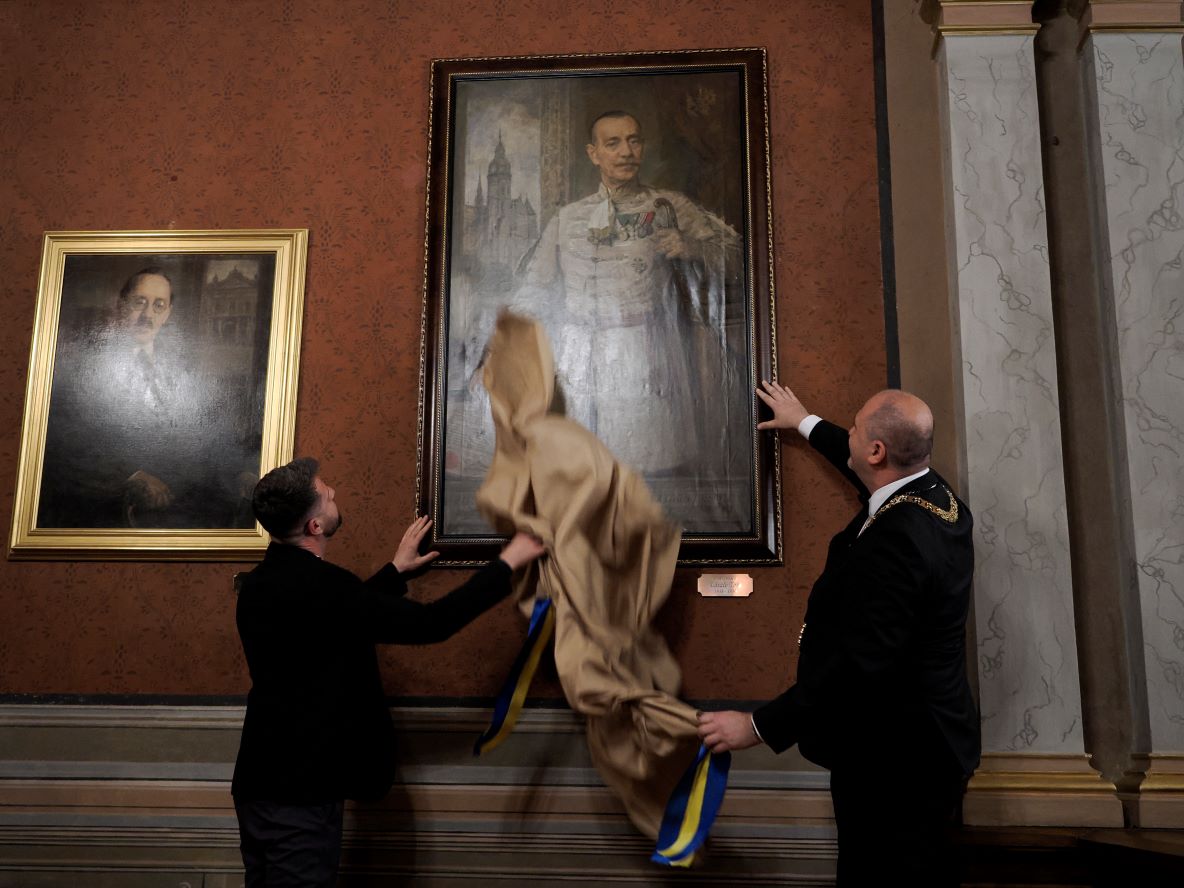 V Historickej radnici pribudol reprezentatívny portrét, ktorý vypátrali v Prahe