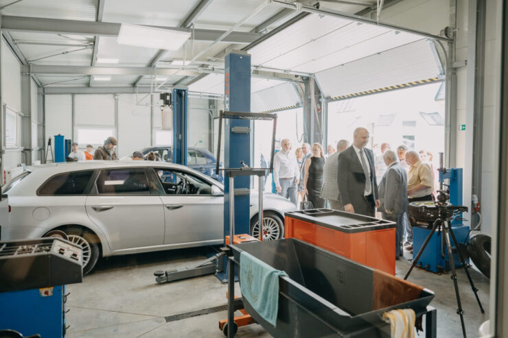Kráľovská Chlmec škola autocentrum
