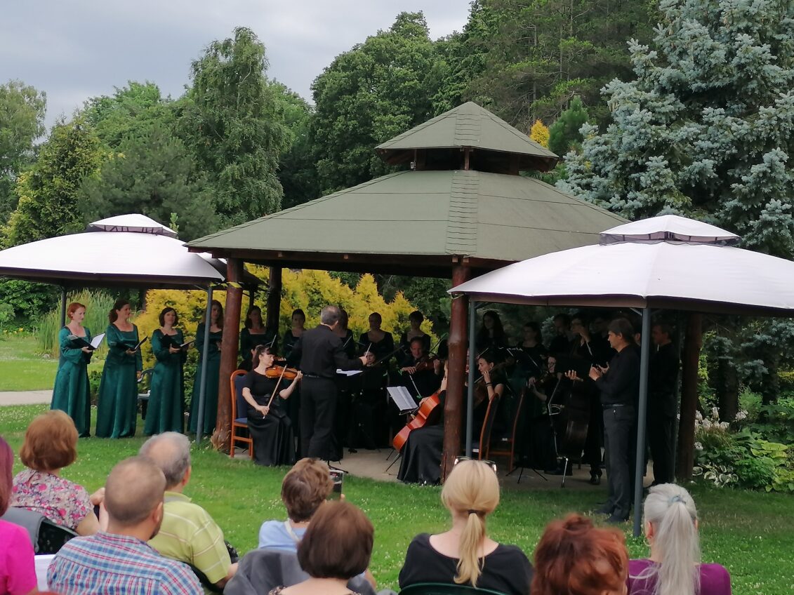 Kultúrne leto v Botanickej záhrade otvorí v sobotu výstava sôch