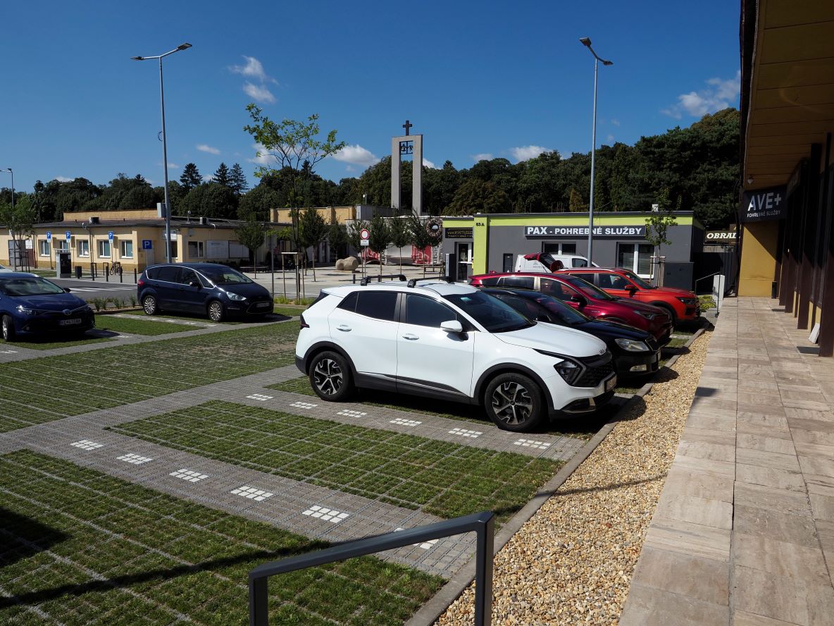 Zrevitalizovaný Verejný cintorín má byť zeleným rajom, pribudli aj nové služby