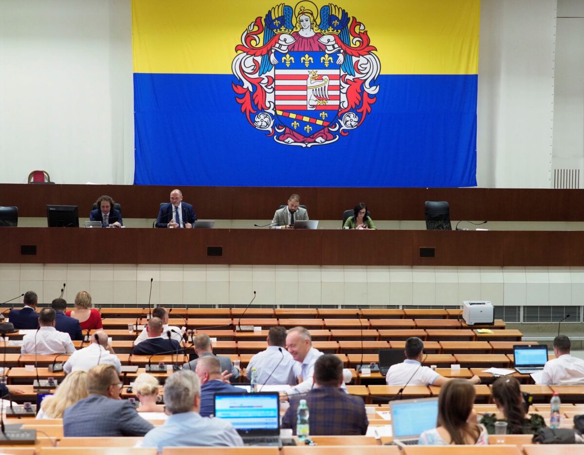 Košickí poslanci priklepli financie športu, kultúre a opusteným zvieratám