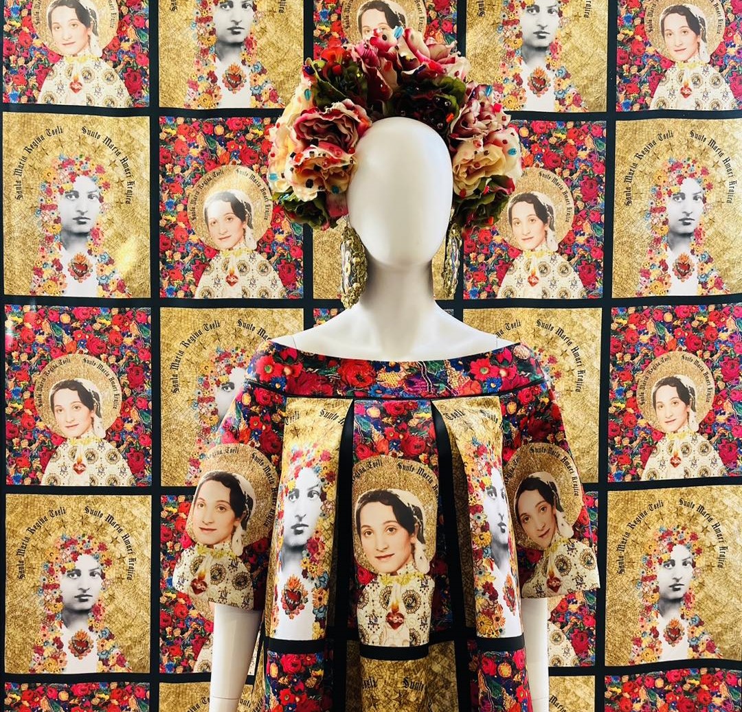 ÚĽUV láka na výstavu Romani Design Fashion Art