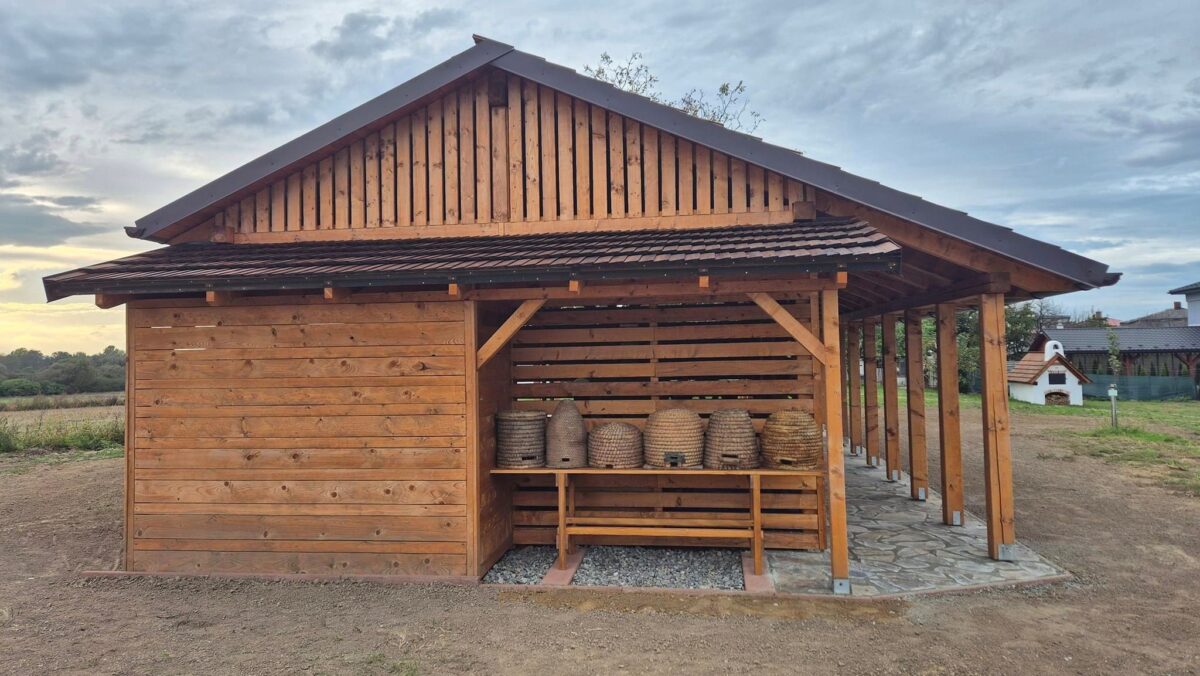 Na svoje dejiny nezabudli. V Múzeu vysťahovalectva na Zemplíne otvorili Záhradu slovensko – amerického kultúrneho dedičstva