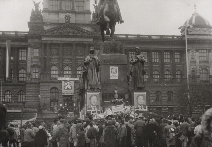 Praha_1989_sv._Václav_01