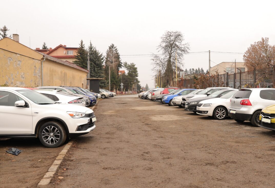 Mesto Prešov kompletne obnoví parkovisko na Hollého ulici