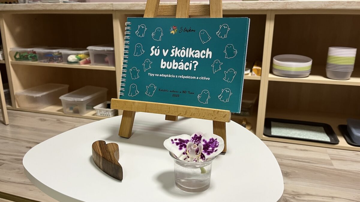 Adaptácia na materskú školu dá zabrať deťom, pedagógom aj rodičom. Pomôže im nový titul „Sú v škôlkach bubáci?“