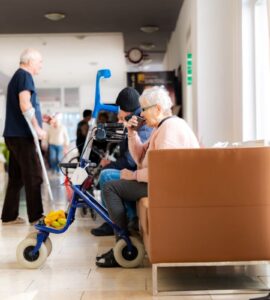 Seniori na Garbiarskej majú nové kúpeľne a WI-FI