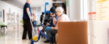 Seniori na Garbiarskej majú nové kúpeľne a WI-FI