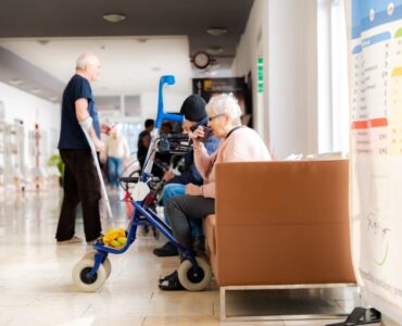 Seniori na Garbiarskej majú nové kúpeľne a WI-FI