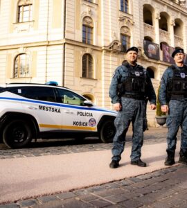 tlacovy_brifing_predstavenie_vyuzivania_telovych_kamier_v_mestskej_policii_kosice