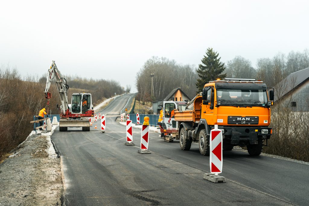 Obnova ciest v okrese Svidník za 1,5 mil. eur napreduje