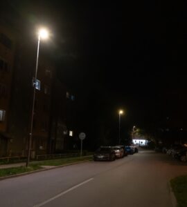 ulica_slobody_vecer_nove_lampy