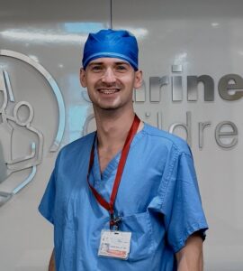 MUDr. Tomáš Demčák zbieral v USA skúsenosti aj v Shriners Hospital for Children