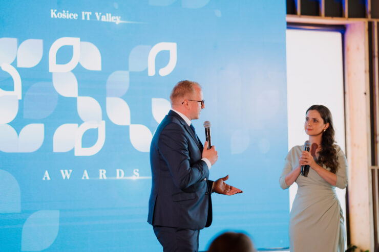 Košice IT Valley_ESG_Awards_Miriama Hučková a Juraj Girman