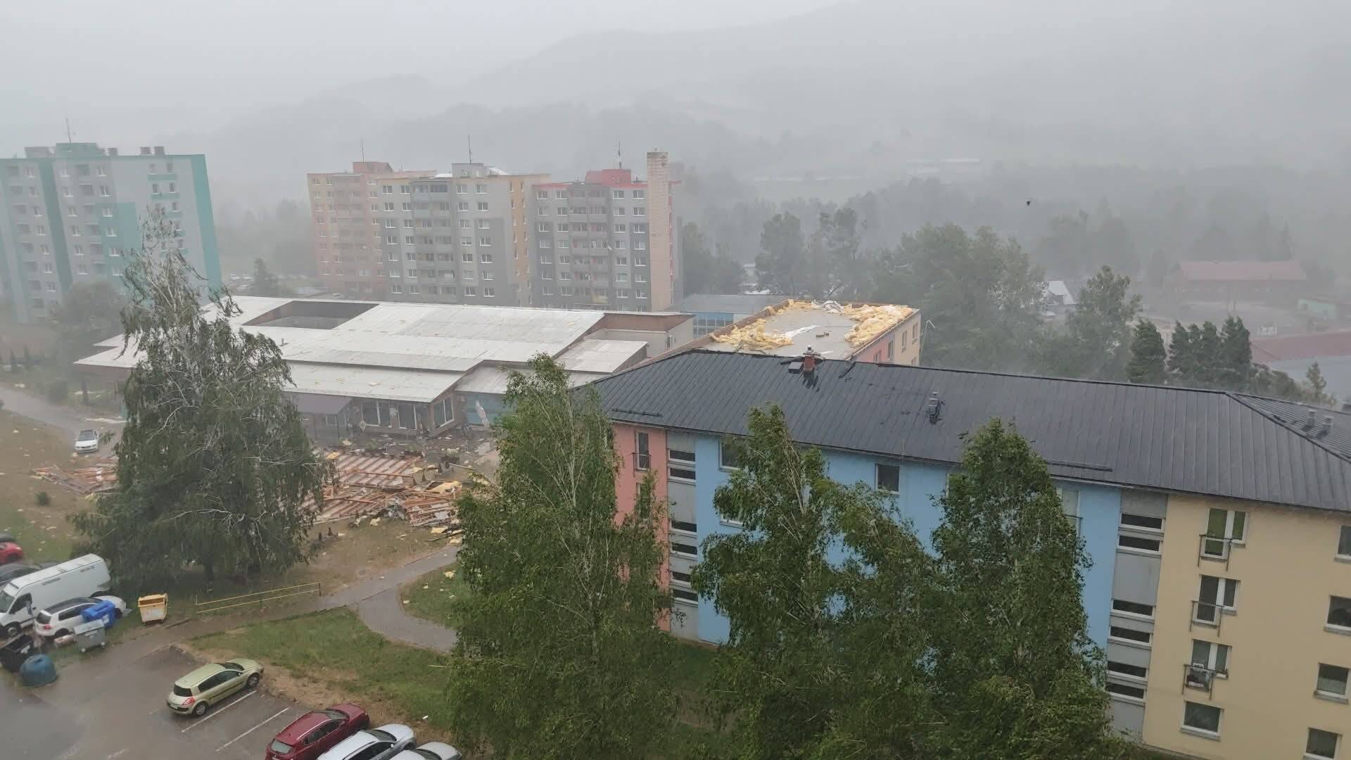 Obce postihnuté ničivou búrkou už môžu žiadať o finančnú pomoc od župy