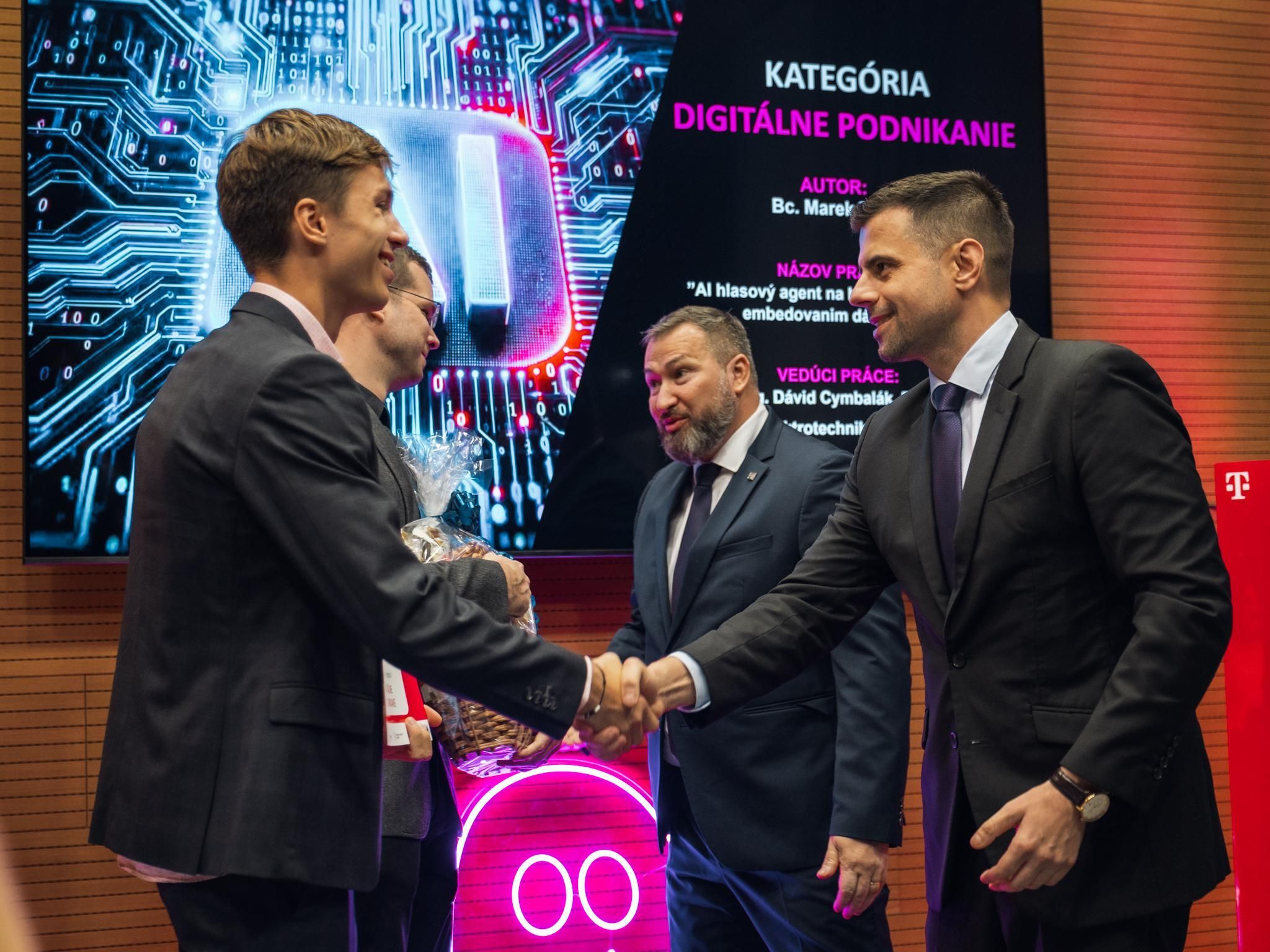Top študentská práca 2025: Inovatívne riešenia študentov majú reálny dopad na spoločnosť a priemysel
