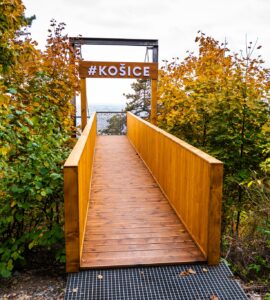 vyhliadková veža chodník