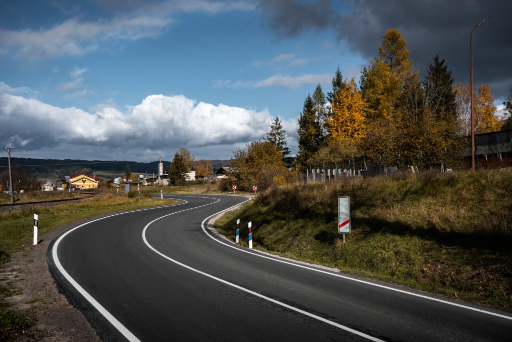 Vynovená vozovka pri Spišskom Podhradí