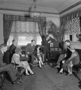 ilustračná foto staré rádio