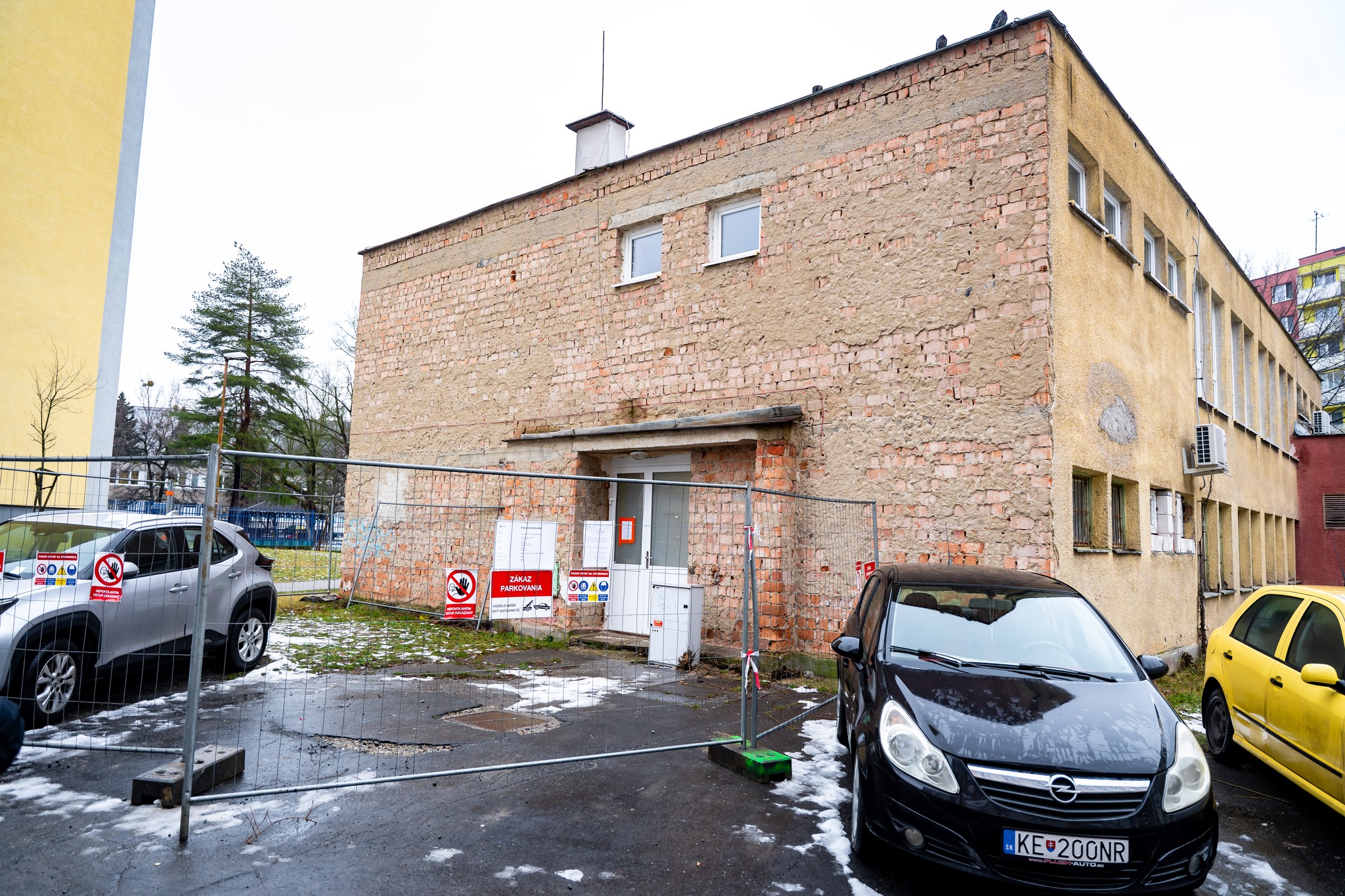 Budova knižnice na Humenskej v Košiciach prechádza obnovou