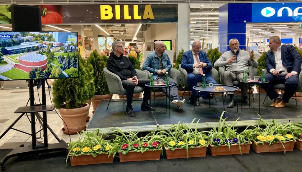 Diskusia k obnve Kina Družba. Foto: Lucia Radzová