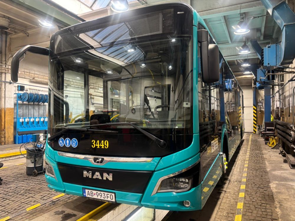 Do flotily dopravného podniku v Prešove pribudlo 5 autobusov
