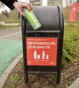 držiak na zálohované obaly