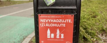 držiak na zálohované obaly