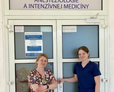 Zľava anesteziologička Lucia Žillová a pediatrička Zuzana Vargová. Foto: L. R