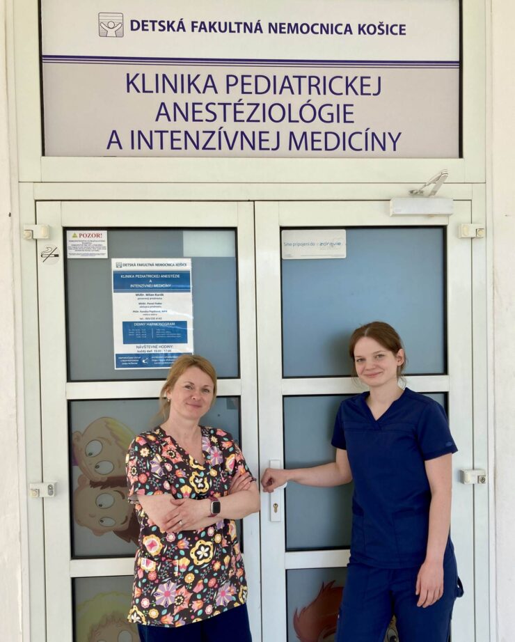 Zľava anesteziologička Lucia Žillová a pediatrička Zuzana Vargová. Foto: L. R