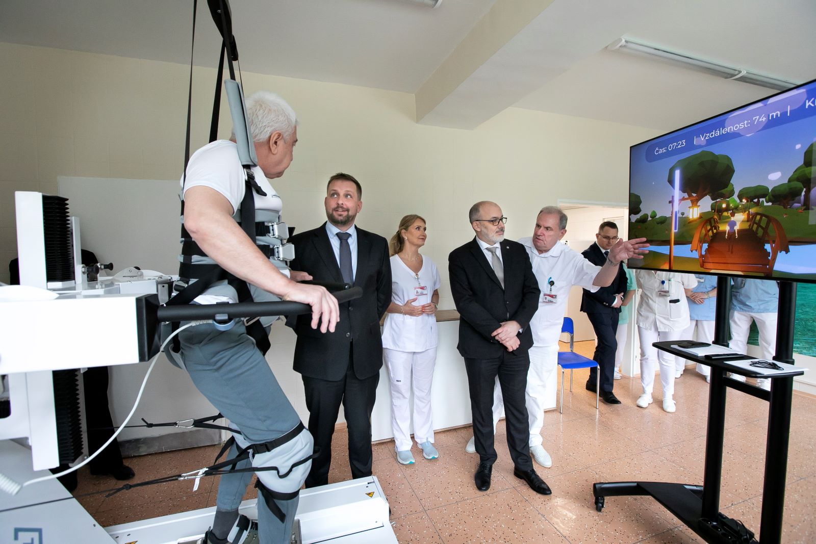 Pacientom v UNLP pomôžu k návratu do života robotické prístroje