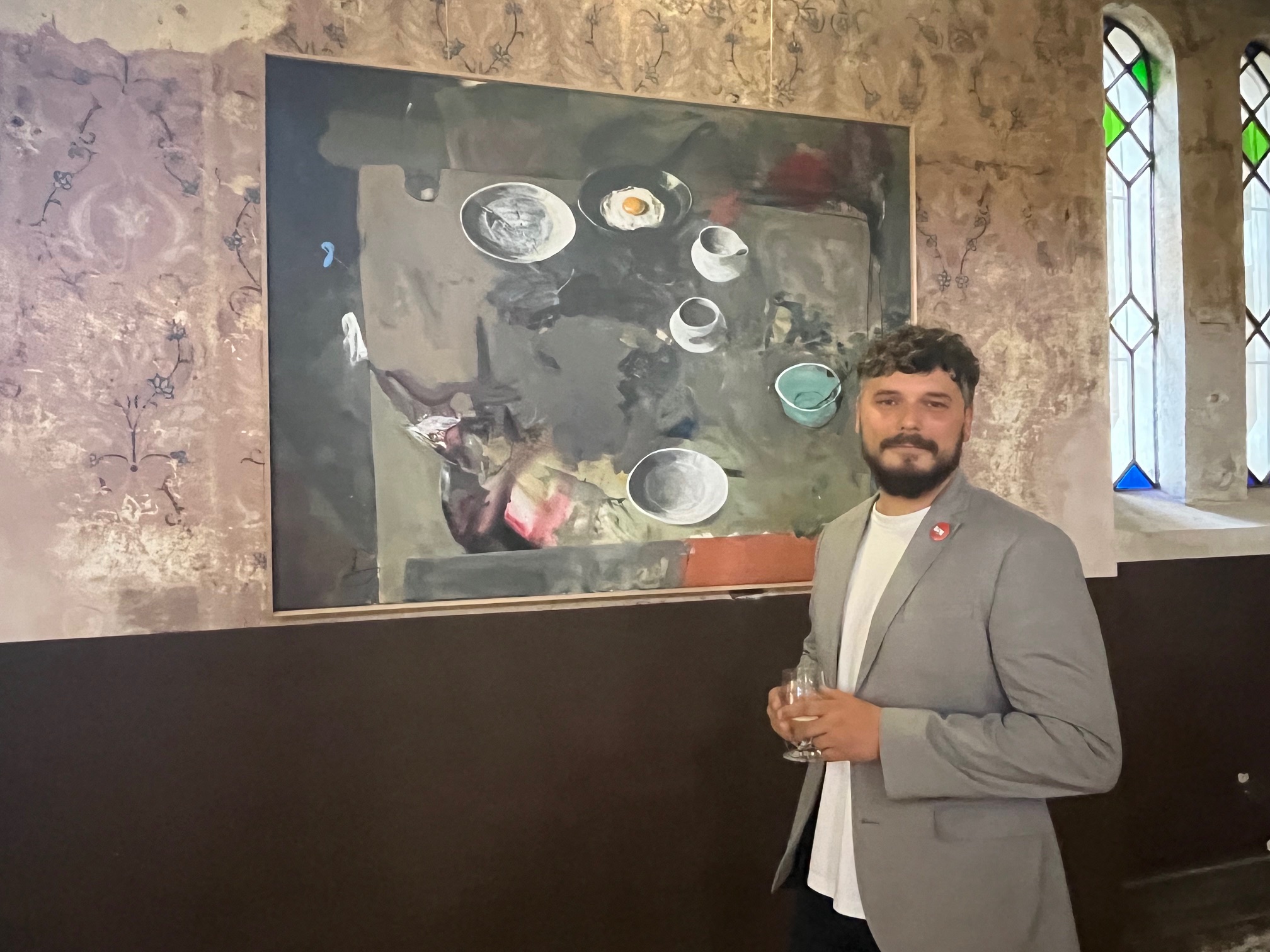 Zátišia Jonsyho Gálla skvelo súznejú s nádherou synagógy. Ak hľadáte krásno, zastavte sa