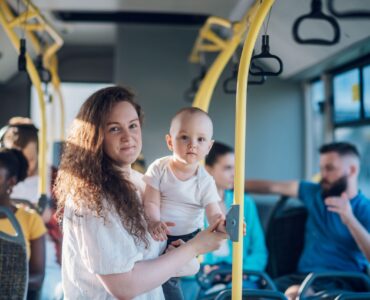 mama v električke envato.com