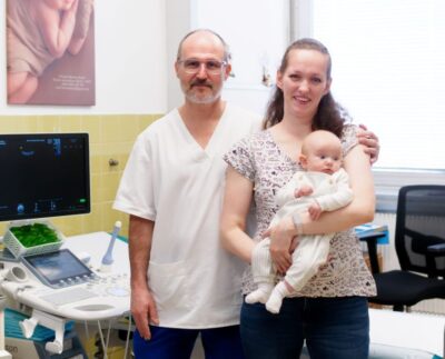 Prof. MUDr. Urdzík so šťastnou mamičkou