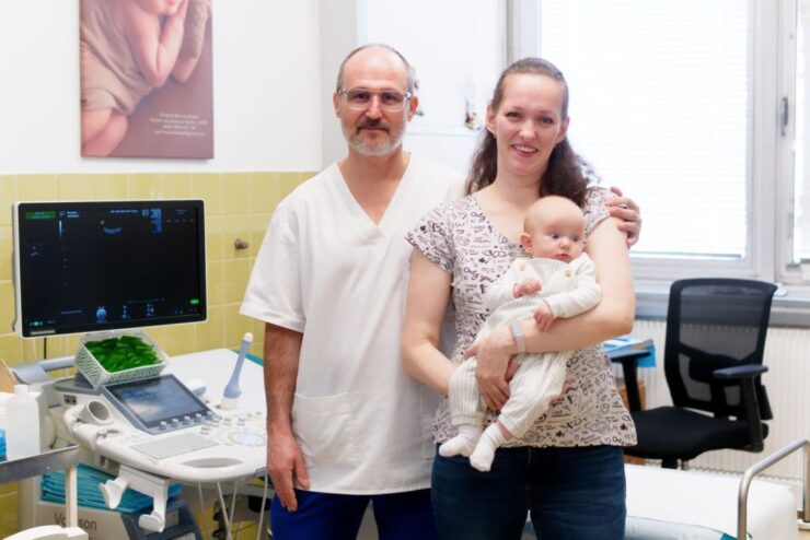 Prof. MUDr. Urdzík so šťastnou mamičkou