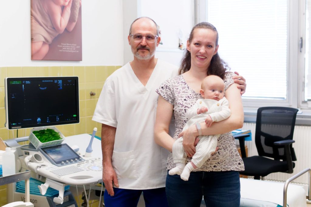 Prof. MUDr. Urdzík so šťastnou mamičkou