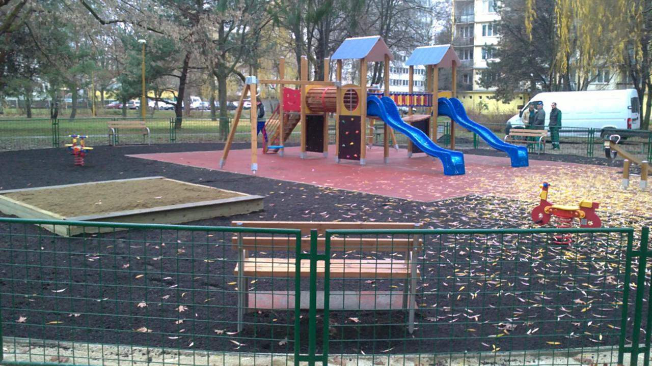 Obnovujú detské ihrisko v košickom Parku Hroncova