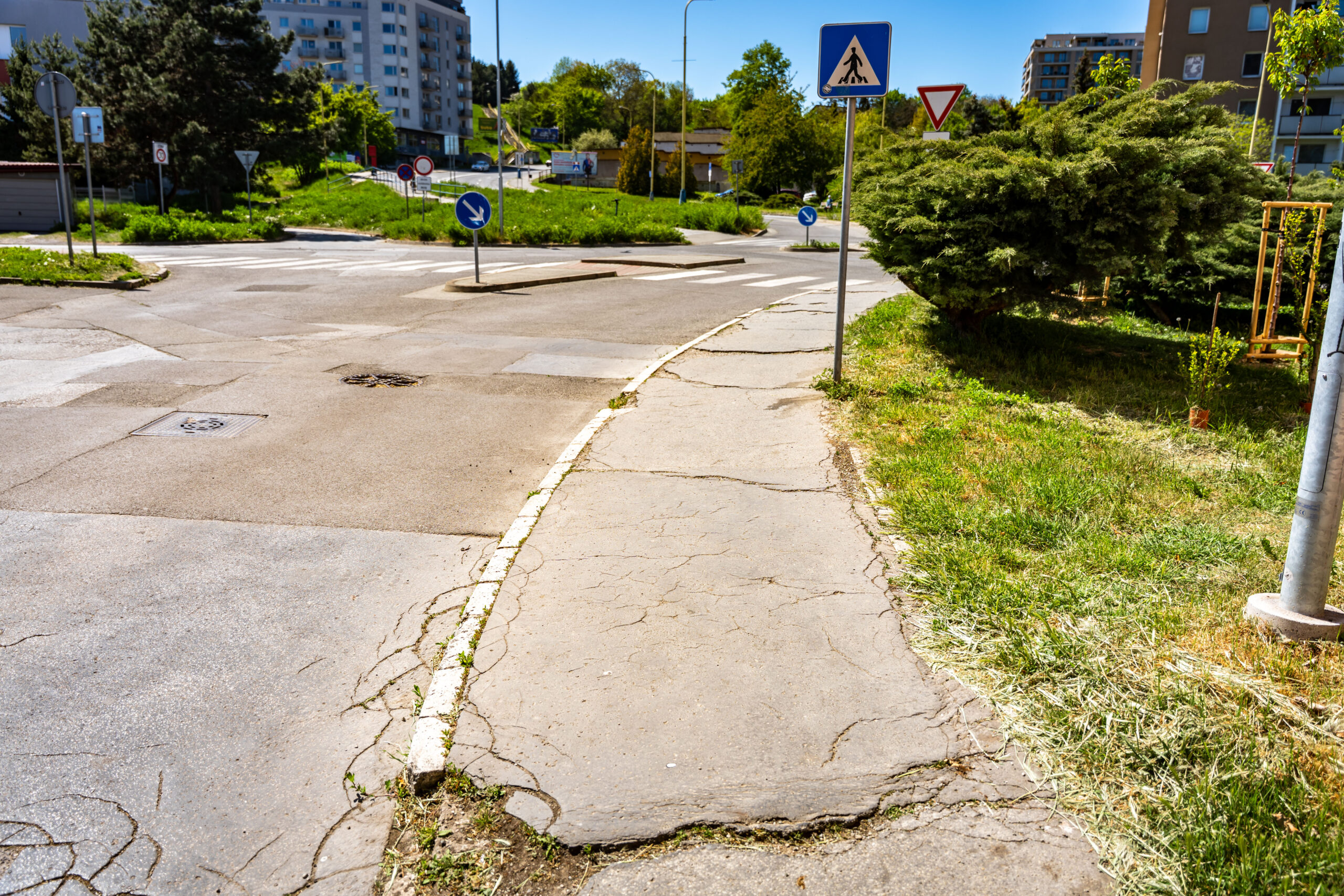 Tento týždeň sa v Košiciach začali súvislé opravy chodníkov za 1,3 milióna eur