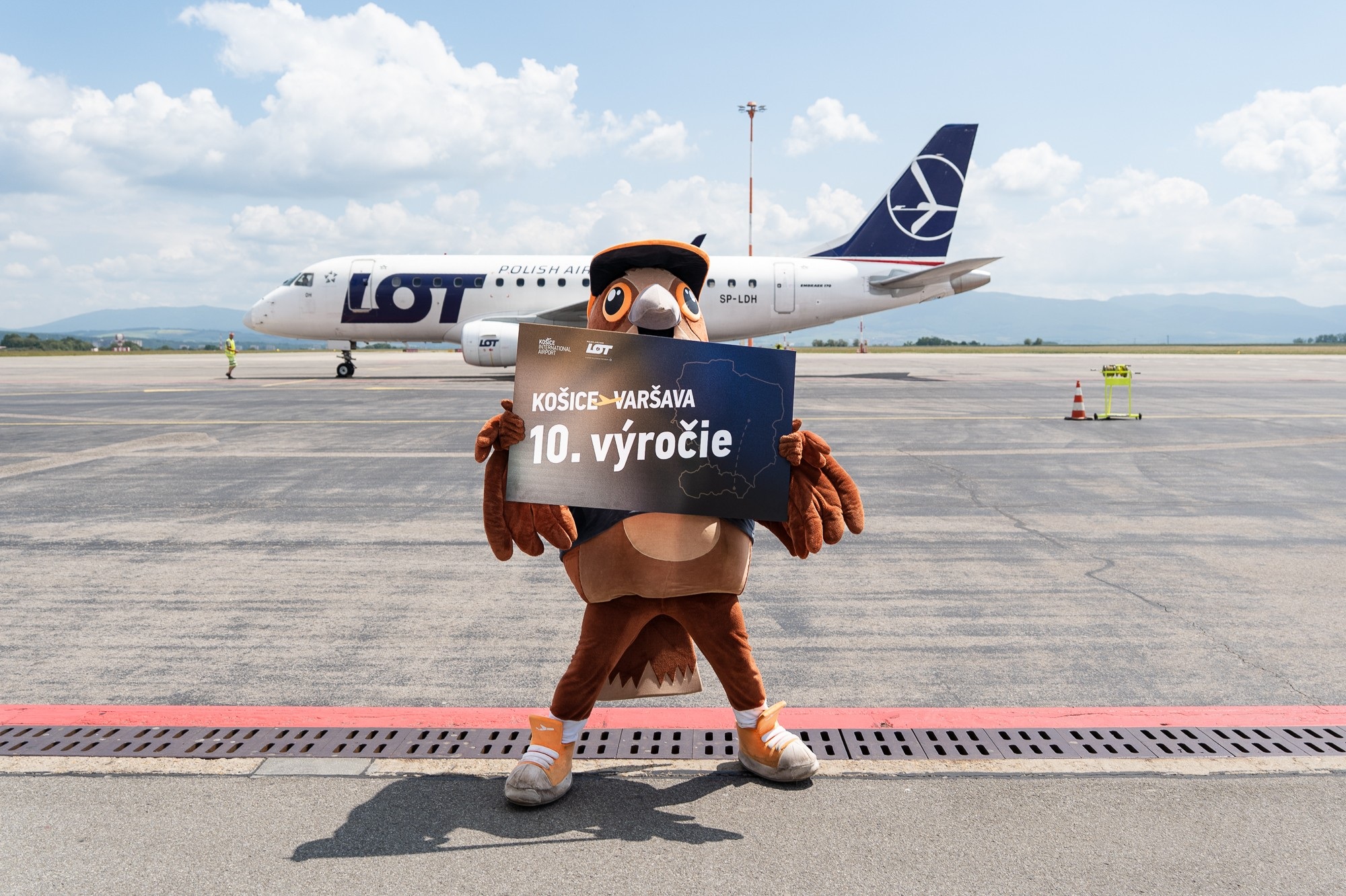Letisko Košice a LOT Polish Airlines oslavujú desať rokov spájania východného Slovenska so svetom cez Varšavu