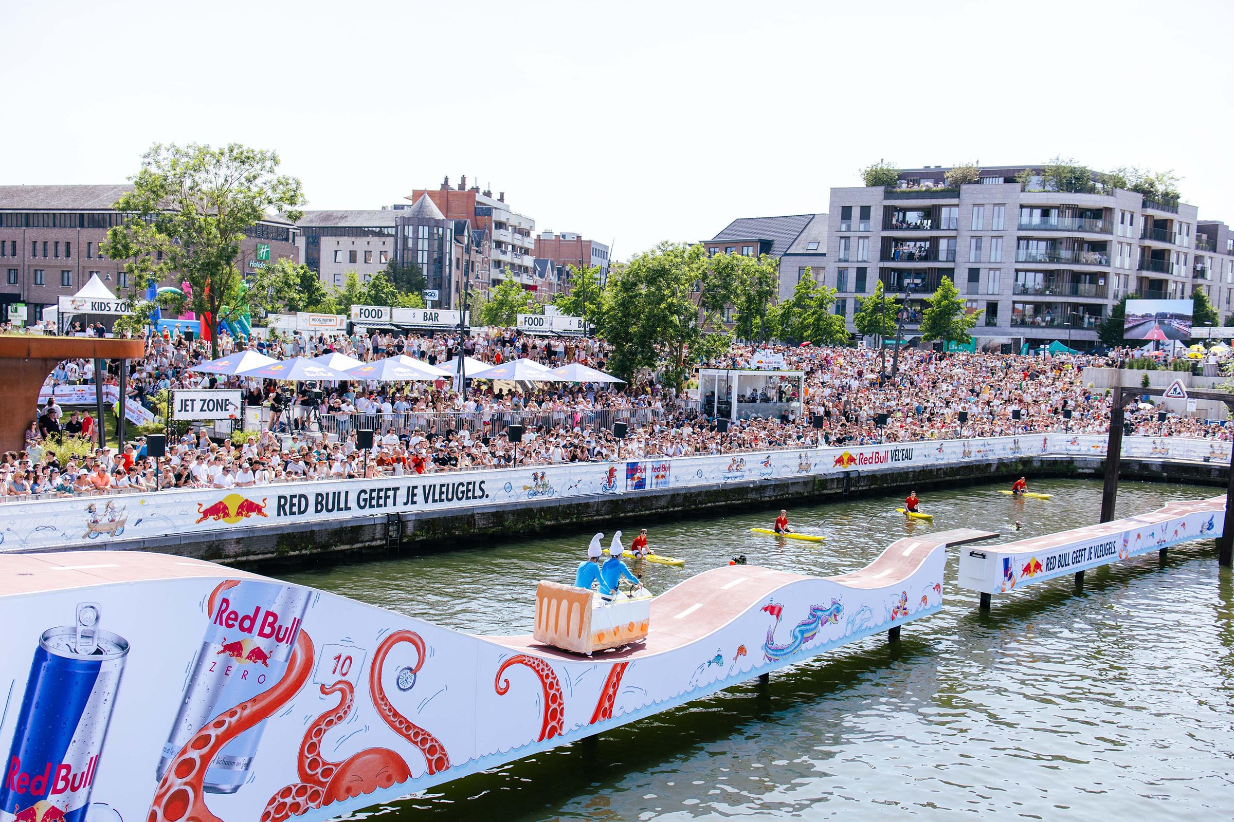 Tímy vybrané na Red Bull Tandem Splash finišujú svoje stroje a vyrážajú do Košíc